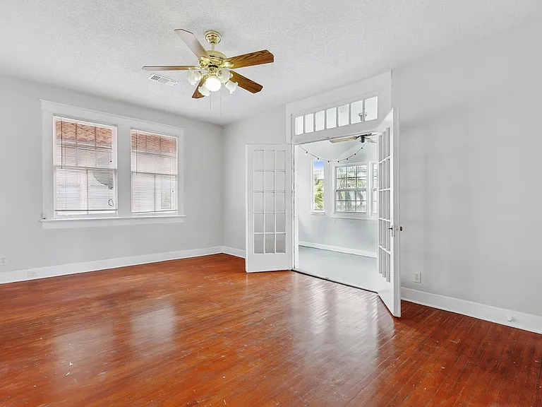 2217 Jefferson Ave — Photo 4