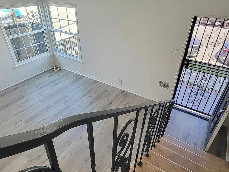 133 N Kings Rd #1/2 — Photo 15