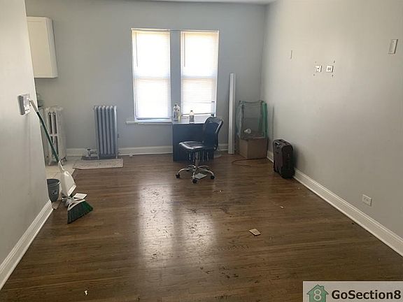 4th image of 7918 S Wabash Ave #3B