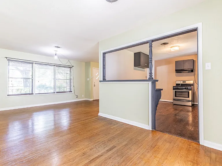 422 Sandalwood Ln — Photo 8