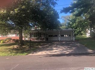 2419 Lake Dr N, Quincy, IL 62305