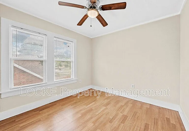 1016 E Arlington Ave #D — Photo 2