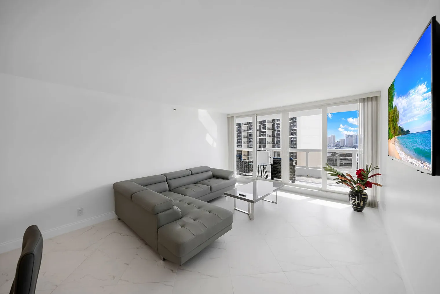 4 bed, 3.0 bath, 1819 sqft, $7,735 — Photo 1