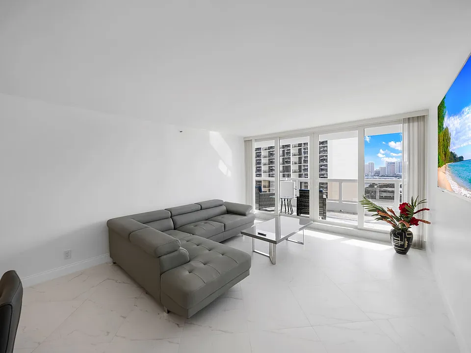 1717 N Bayshore Dr #ID1054116P