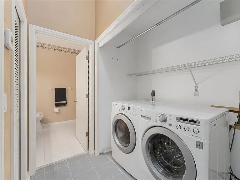 3725 NW 58th Pl — Photo 14