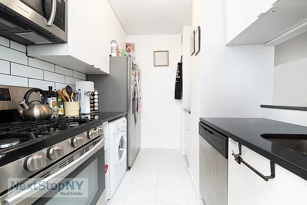 Rented by NextStopNY | media 3