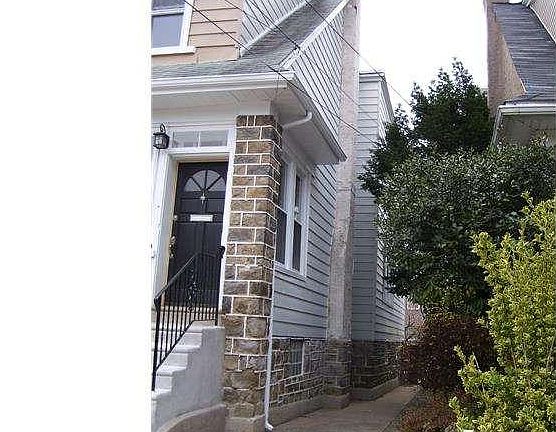 2nd image of 820 Serrill Ave
