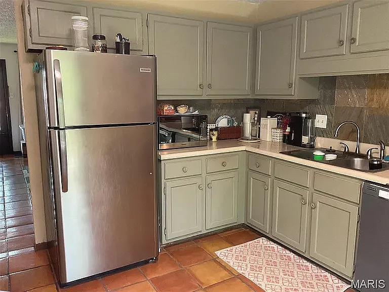 220 Suppiger Ln — Photo 3