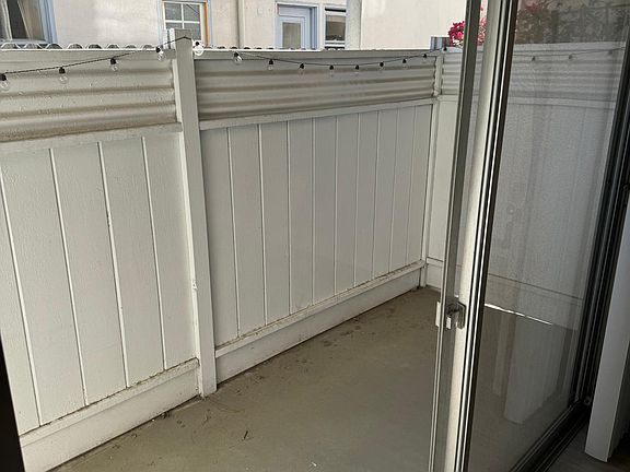 2nd image of 948 11th St #4-D