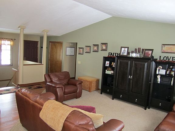 2nd image of 3109 N Bluff Ct