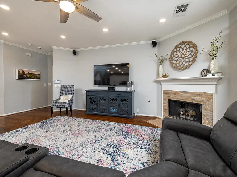 7933 Spring Run — Photo 14