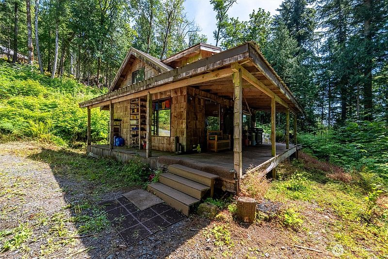4th image of 9075 Upper Frost Creek Road