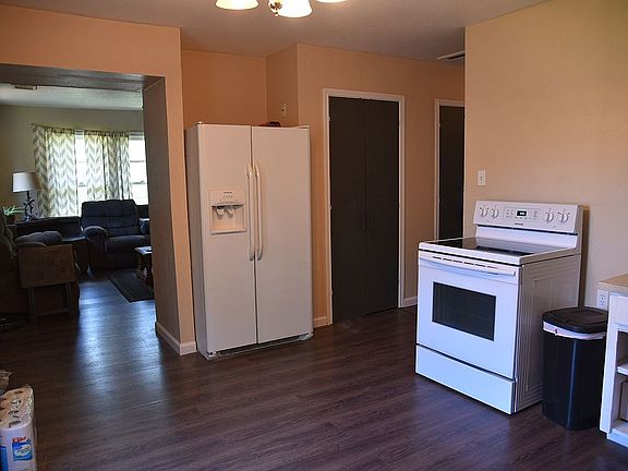 5th image of 327 N Charles St