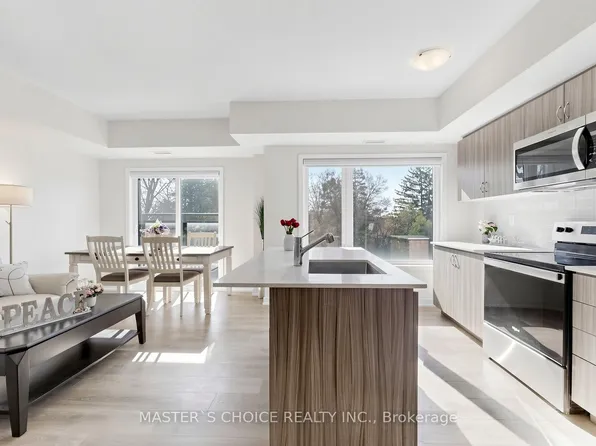 56 Elizabeth St S #1404, Richmond Hill, ON L4C 5W2
