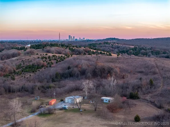20 Bratton Rd, Tulsa, OK 74126