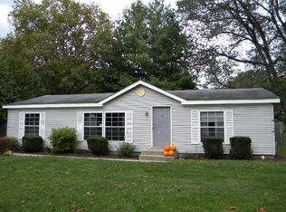 402 N 4th St, Pierceton, IN 46562