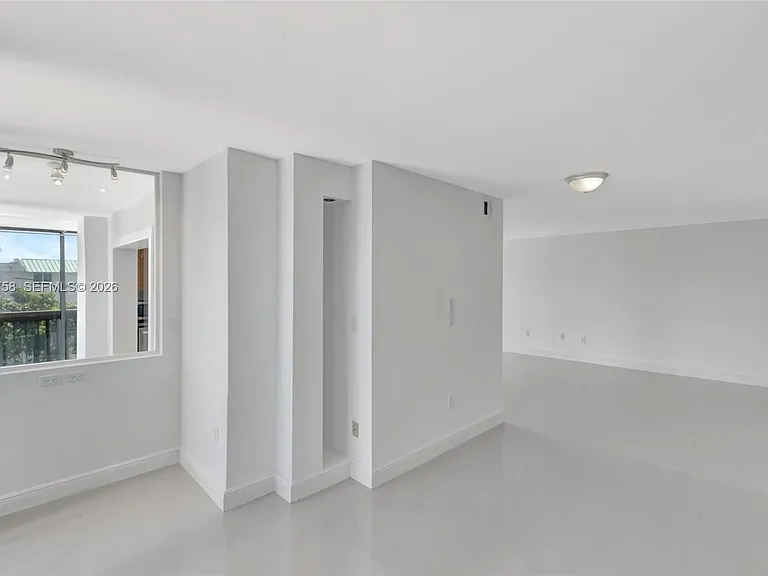 2333 Brickell Ave #305 — Photo 17