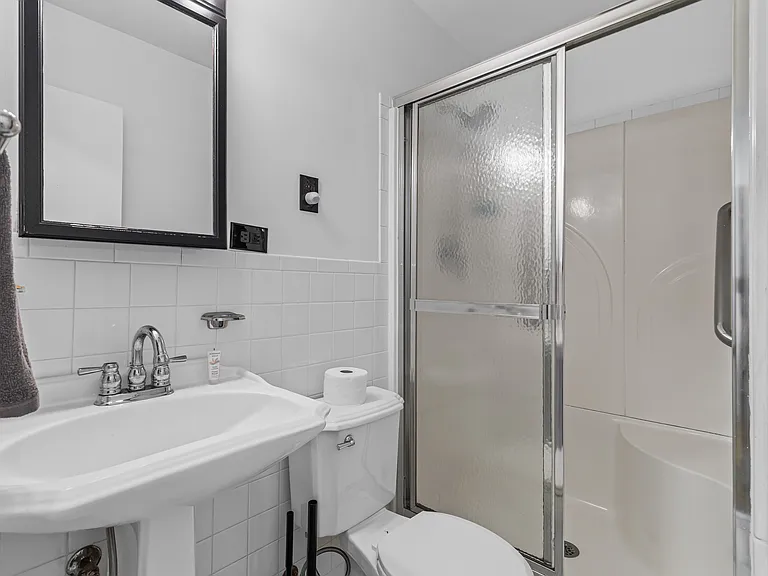 5475 Lauradell Ave — Photo 15