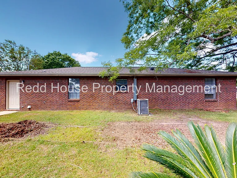 600 Howell St — Photo 18