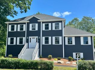 51 Bridle Rd, Billerica, MA 01821