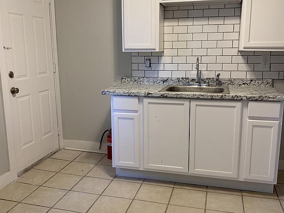 Kitchen - Stainless Refrigerator and Stainless, Gas Stove/Oven to be installed at move-in