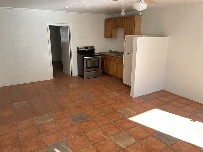 Highland Woods Apartments — Photo 4