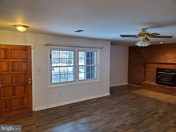 3rd image of 18510 Sherbrooke Dr