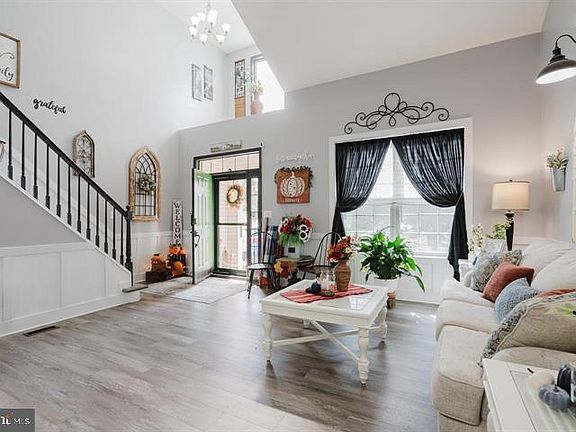 5th image of 1 Bohemia Rd