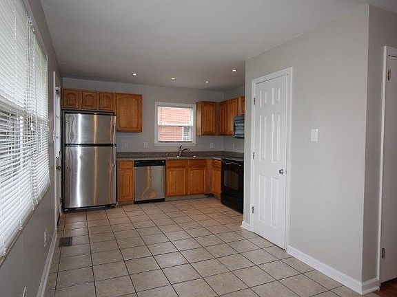 3rd image of 1514 Van Buren Dr