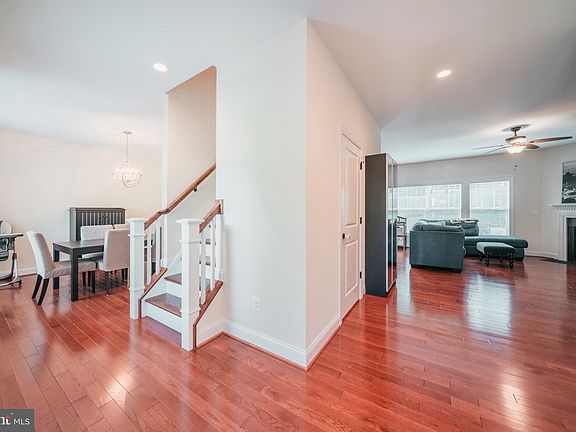 2nd image of 119 Fairfax St