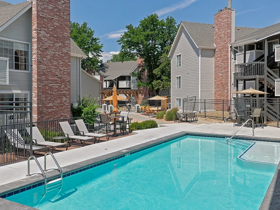 Soak up the sun and cool off in our sparkling resort-style pool.