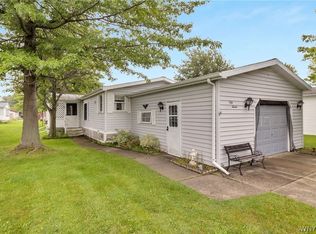 57 Golden Pond Est, Akron, NY 14001
