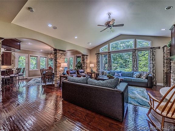 4th image of 720 Via Del Lago Dr