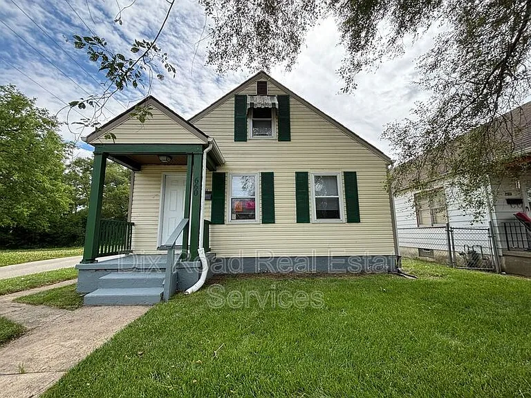 660 Gramont Ave — Photo 3