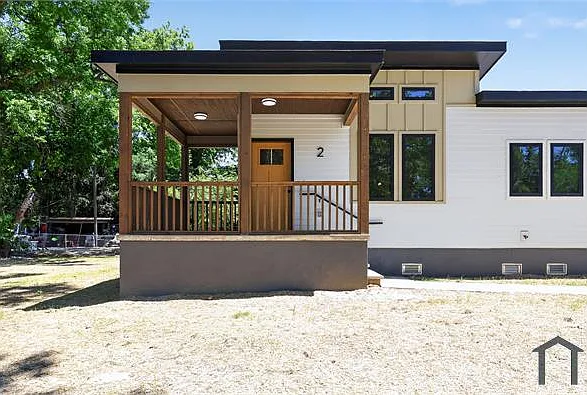2 bed, 990 sqft, $1,550 — Photo 2