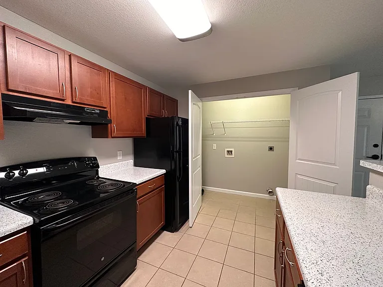 Maple Sunset Apartment Homes — Photo 23