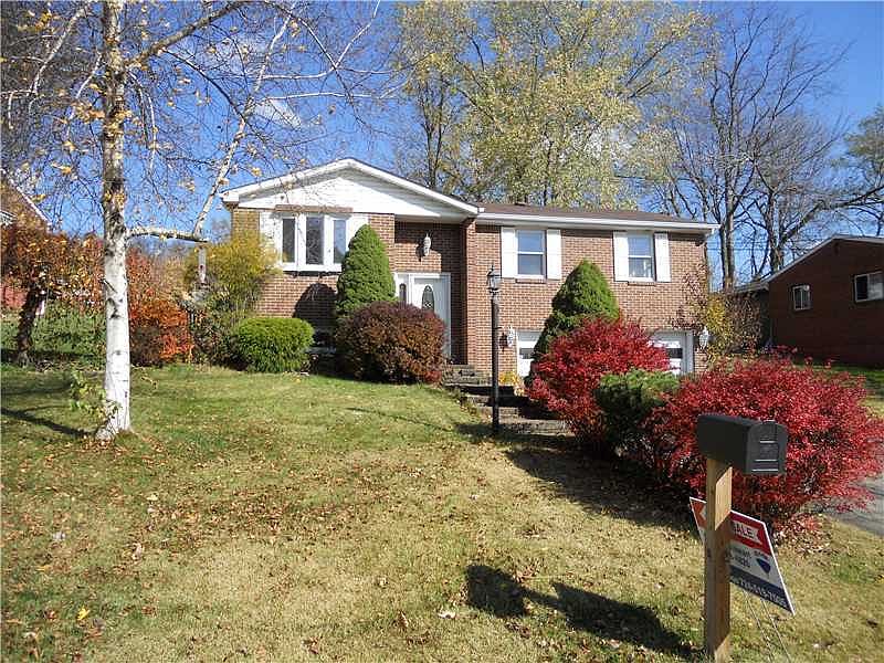 1st image of 557 Newport Dr