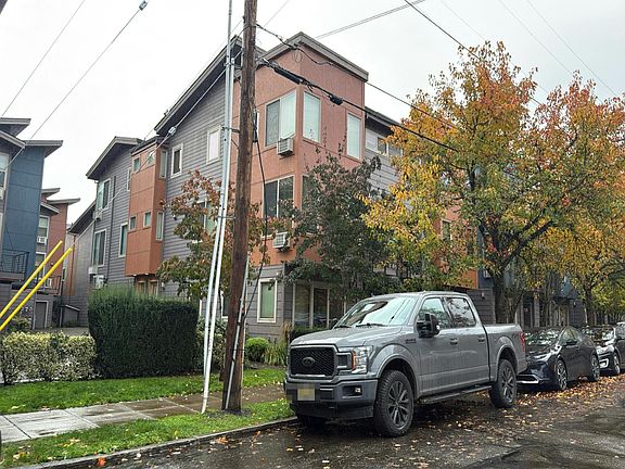 3rd image of 8084 N Burlington Ave