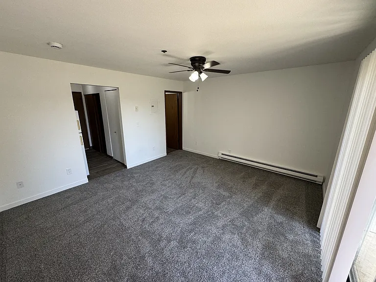 Bryn Mawr Plaza Apartments — Photo 8