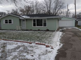 2312 11th St, Silvis, IL 61282