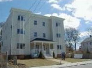 28 Beach St, Dorchester, MA 02122