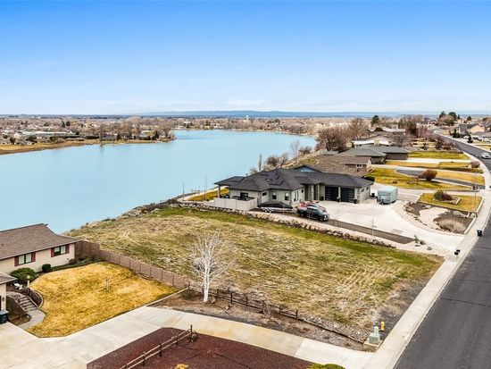 418 N Crestview Drive, Moses Lake, WA 98837