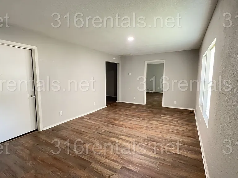 417 S Gordy St — Photo 2