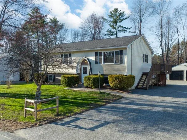 11 Dumas Street, Lisbon, ME 04252