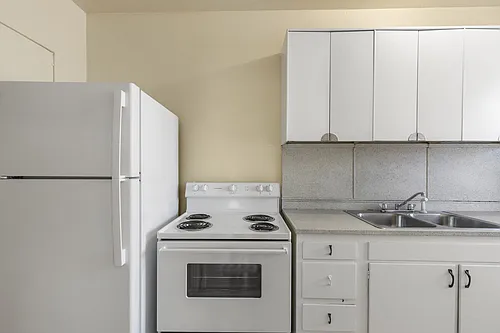 Wedgwood Apartments Photo 1