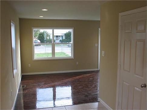 2nd image of 5916 E Shimer Ave