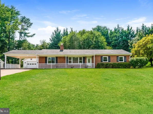 591 Curry Springs Pl, Hamilton, VA 20158