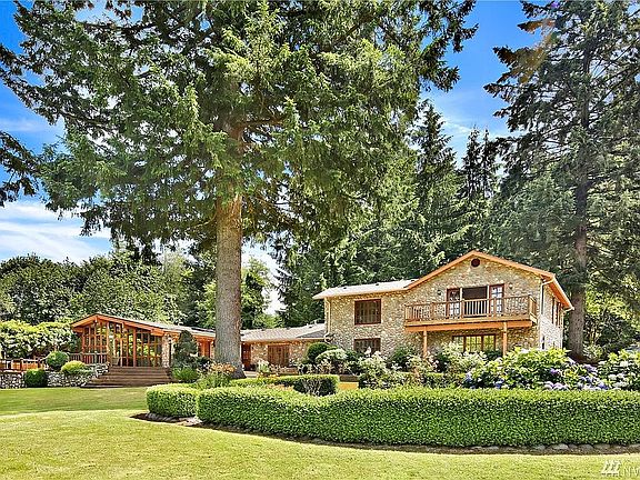 3rd image of 648 W Lake Samish Dr