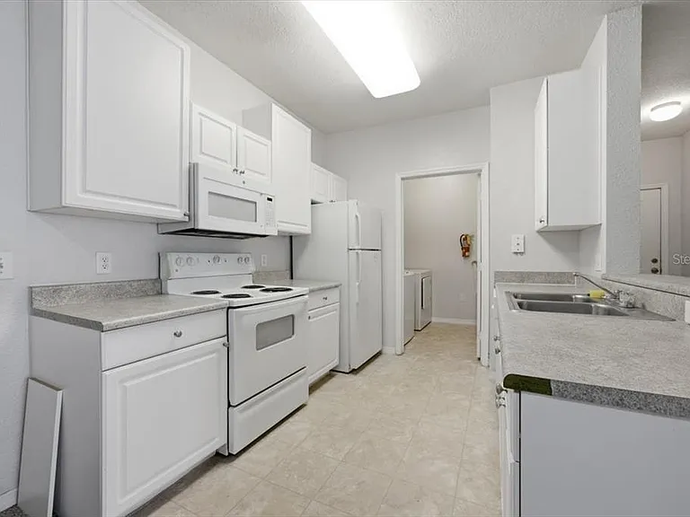 4008 Hemingway Cir — Photo 8
