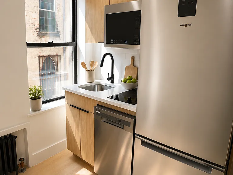 153 Avenue A #5A — Photo 2
